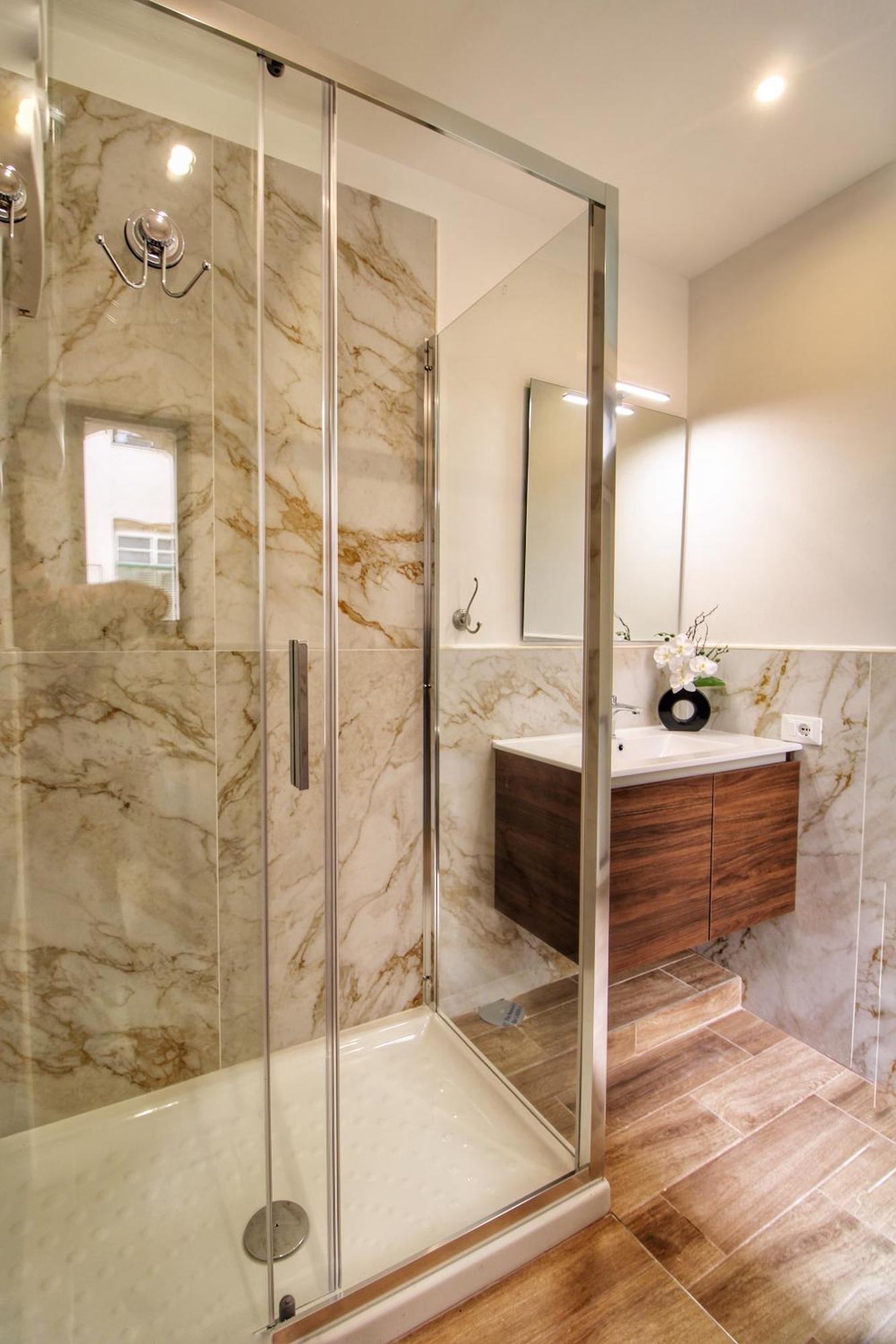 Lovely 2 Bedroom Apartment By Yourhost Řím Exteriér fotografie